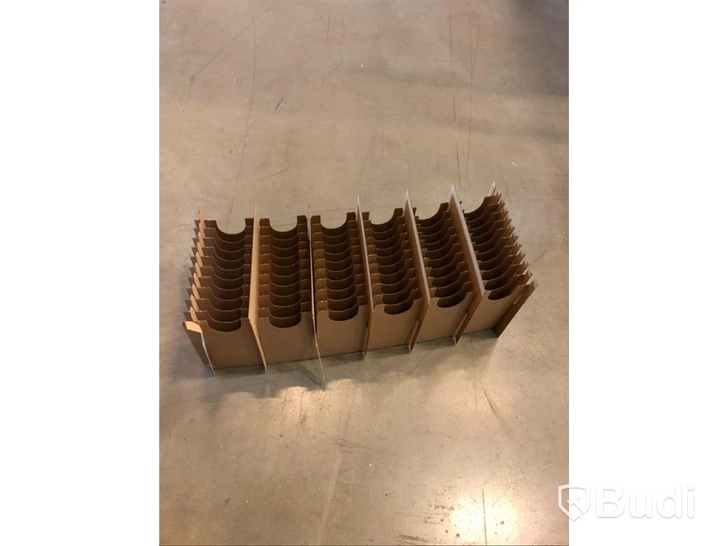 5 lådor med “60 cell shipper” i papp